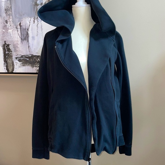 Nike Tech Aeroshield Moto Cape Jacket - Picture 3 of 10